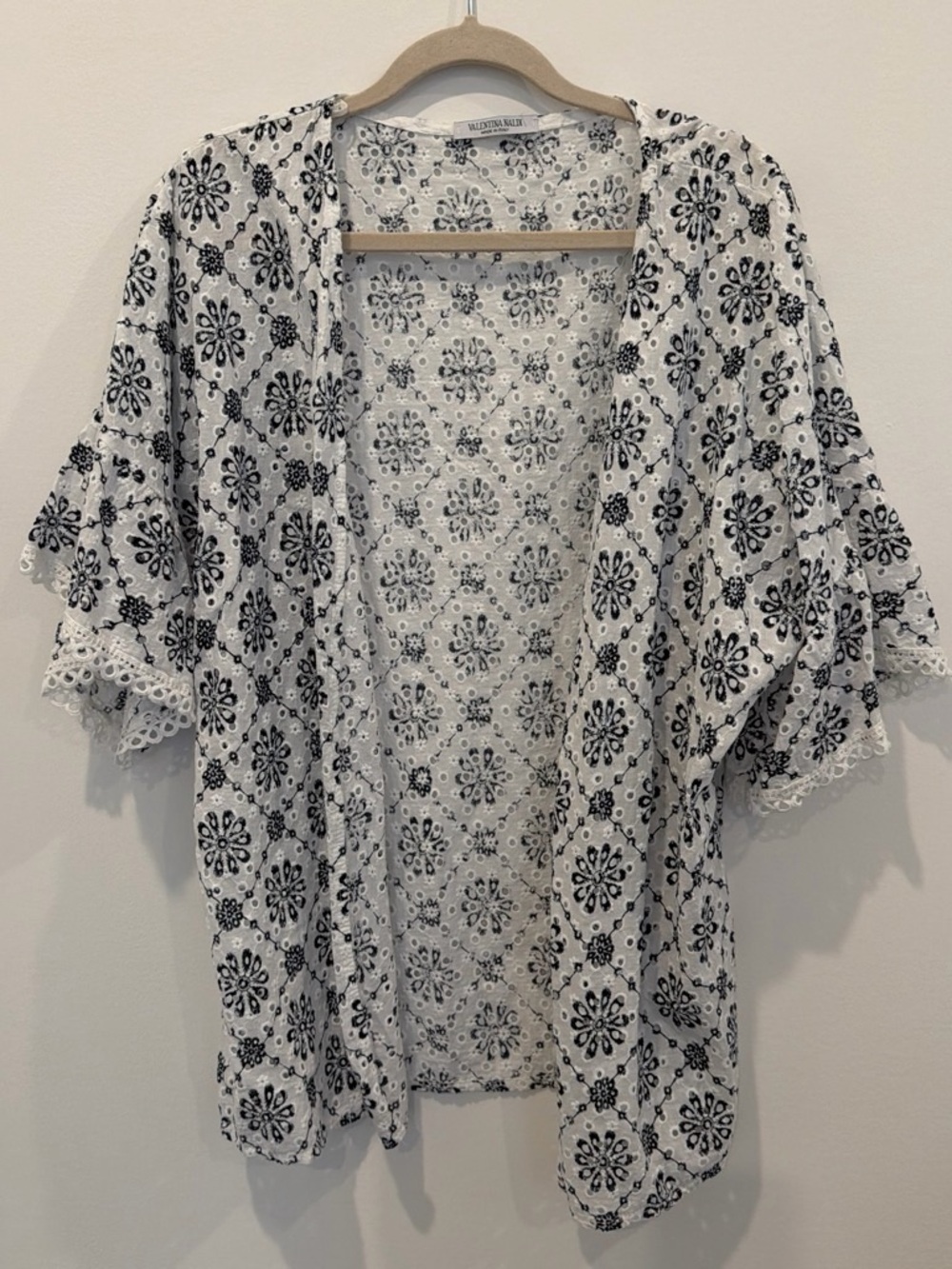 Valentina Naldi White Open-Front Lace-Trim Kimono with Navy Floral Eyelet